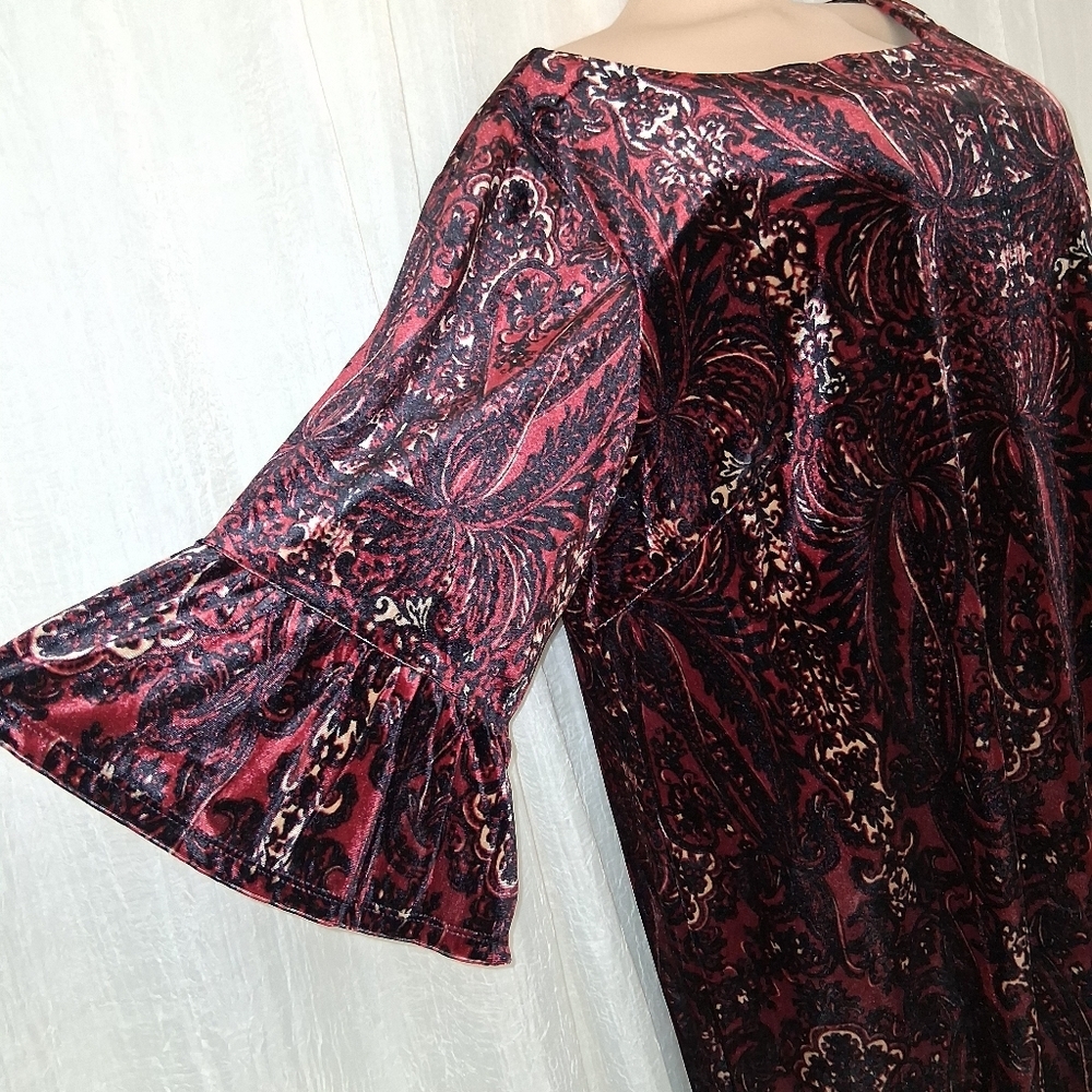 Avenue Women Size 26/28 Burgundy Velvet Long Sleeve Dress - Picture 5 of 16